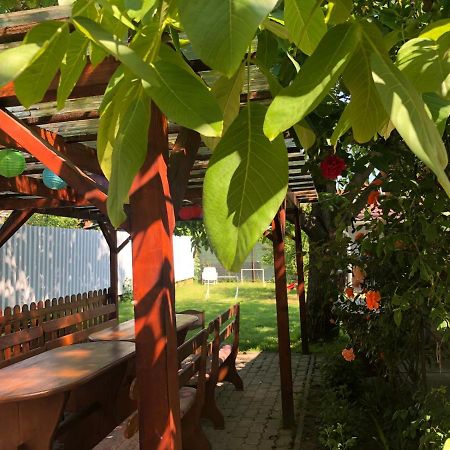 Jesolo Apartmanhaz Balatonkeresztúr Exterior foto