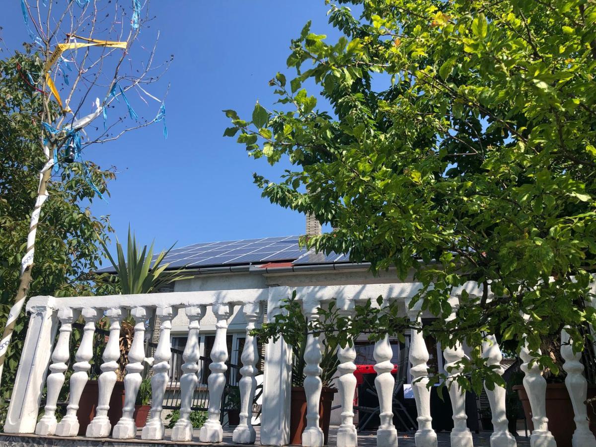 Jesolo Apartmanhaz Balatonkeresztúr Exterior foto